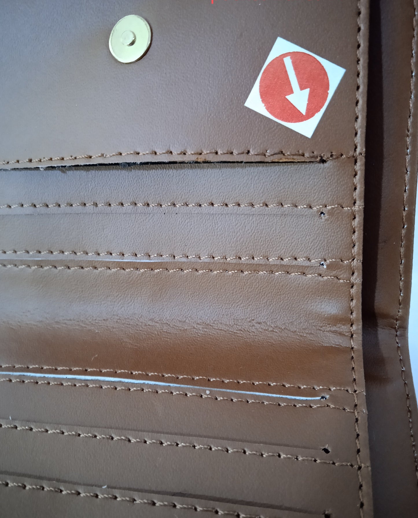 Garage Sale : Bottle Pocket White Wallet -14