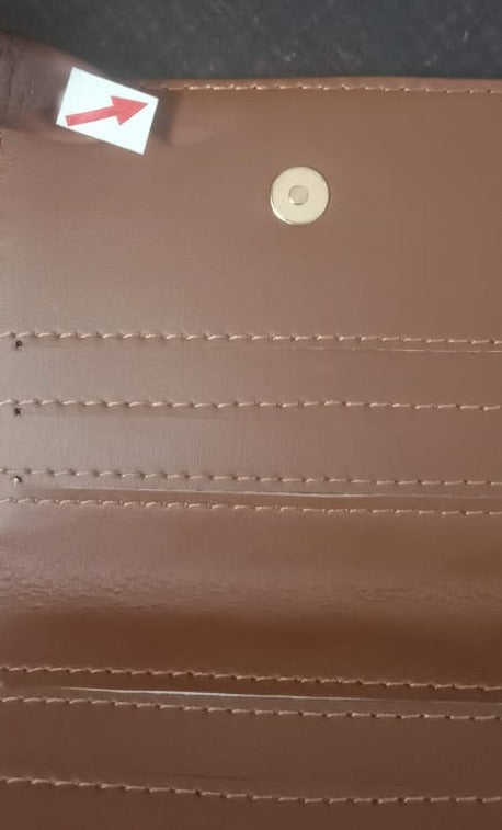 Garage Sale : Bottle Pocket Black Wallet -24