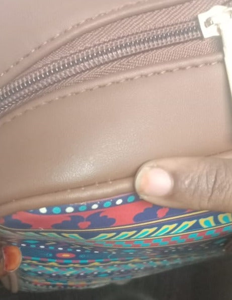 Garage Sale : Laptop Music Border Multi Handbag -14