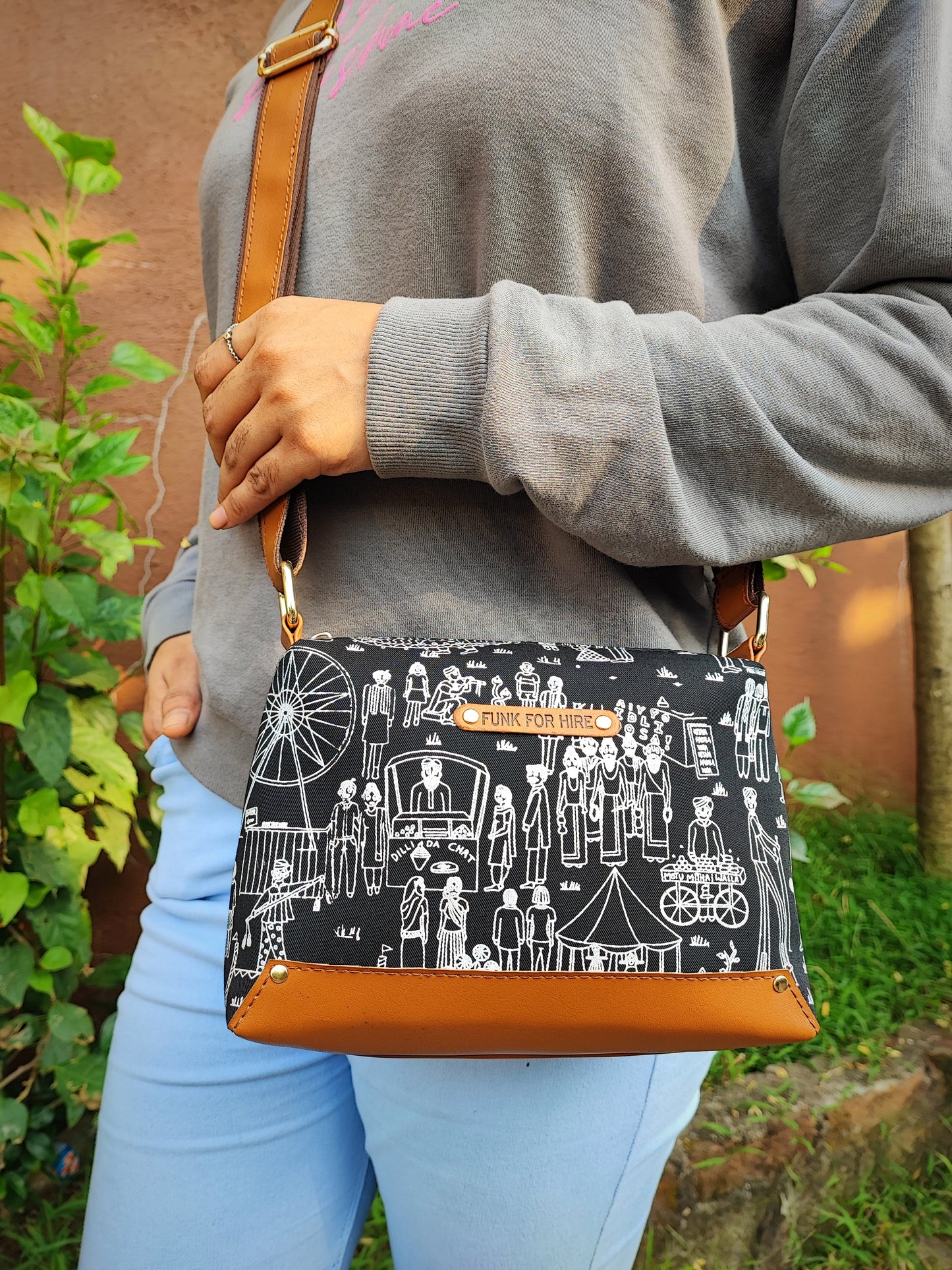 Mela Printed Canvas Box Sling Bag Black